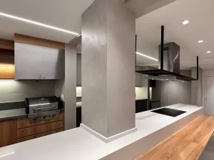 Ambiente apartamento cozinha aberta com 2 coifas